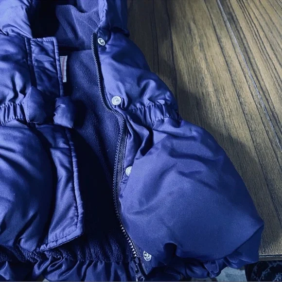 Gymboree little girls navy hooded puffy vest - Picture 4 of 10